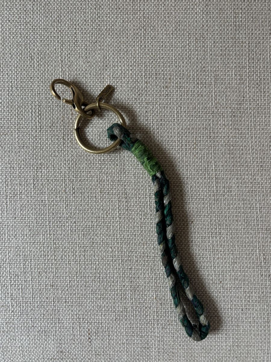 Ensoie Portachiavi: En Soie Keychain Used – Usato da Zürich venduto da Salomej011