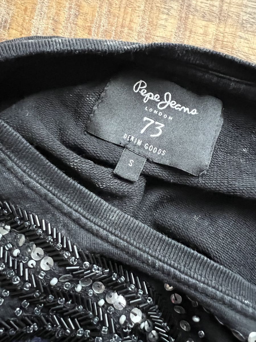 Maglioni & Felpe: Pépé Jeans Black Sequin Embellished Top - Size Small – Usato da Cama venduto da UnleashdByAna 2