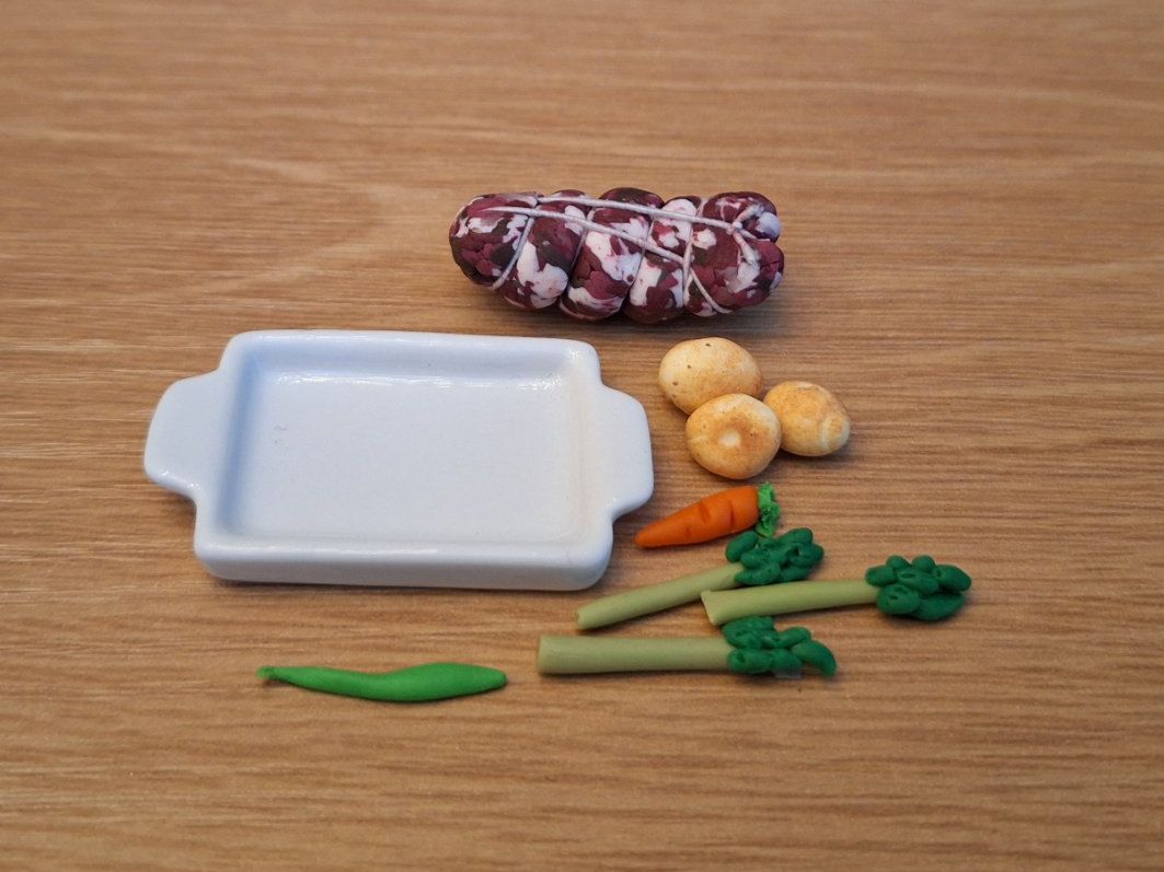 Case e mobili per bambole: Handmade Braten mit Gemüse, Spargeln – Nuovo (secondo la descrizione) da Zürich venduto da HandmadeTinyFood 2