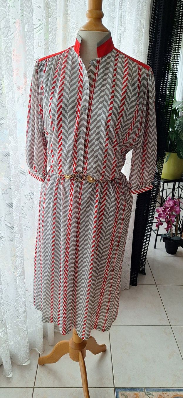 Kleider: Robe Vintage 40-42 – Gebraucht aus St-Triphon von Jldr0