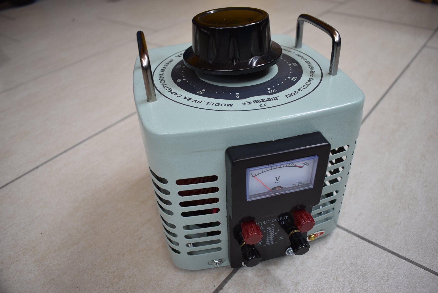 Elektronikbauteile: Regelbarer Transformator/Drehtransformator 2000VA / 0 -250V – Gebraucht aus Niederlenz von martytronic