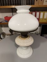 Antike Petroleumlampe, Glas weiss, 46 cm hoch 🔝 Petrollampe