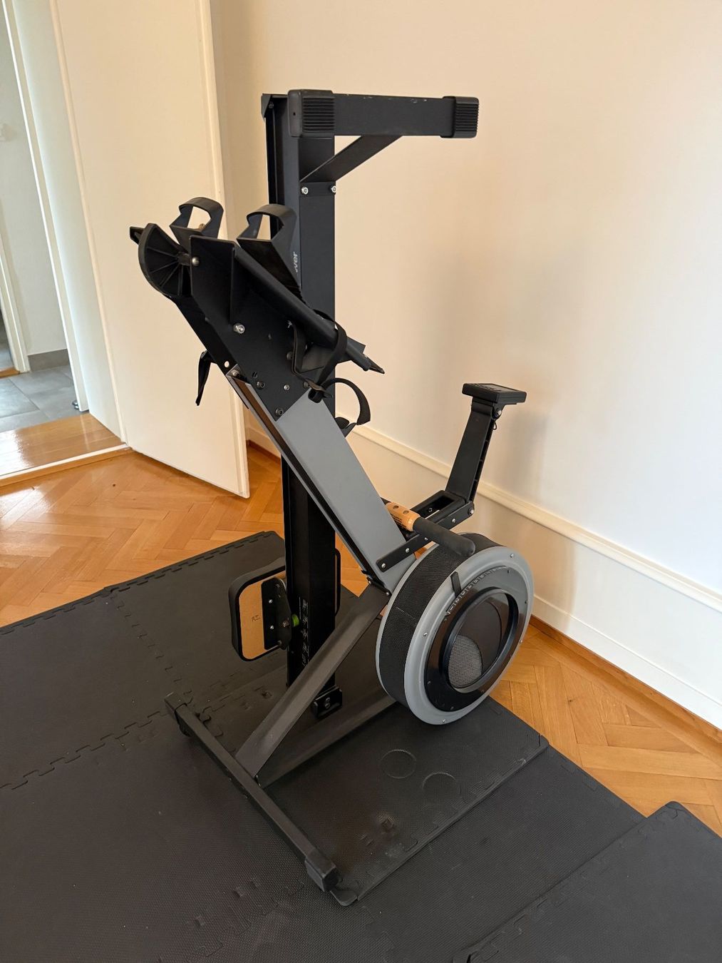 Concept 2 Hometrainer: Rameur Concept 2 – Usato da Lausanne venduto da Neytirii 1