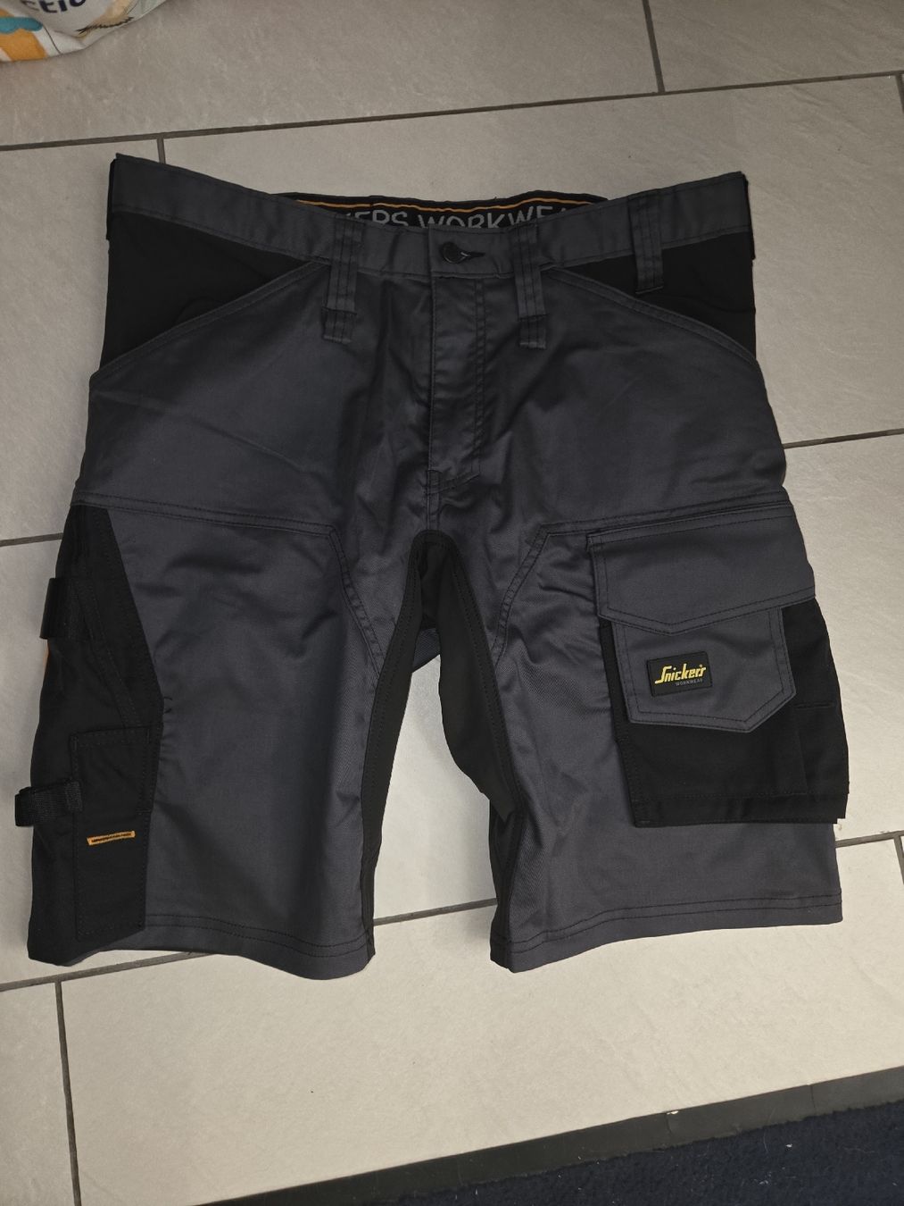 Snickers Pantalons: Snickers Arbeits-Shorts Grösse 54 neu – Neuf (Voir description) à Schafisheim par playactor01 2