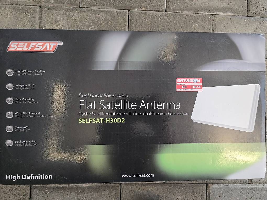 Satellitenschüssel: Flache SAT-Antenne von Selfsat – Neu und originalverpackt aus Niederteufen von 5st_x7zy