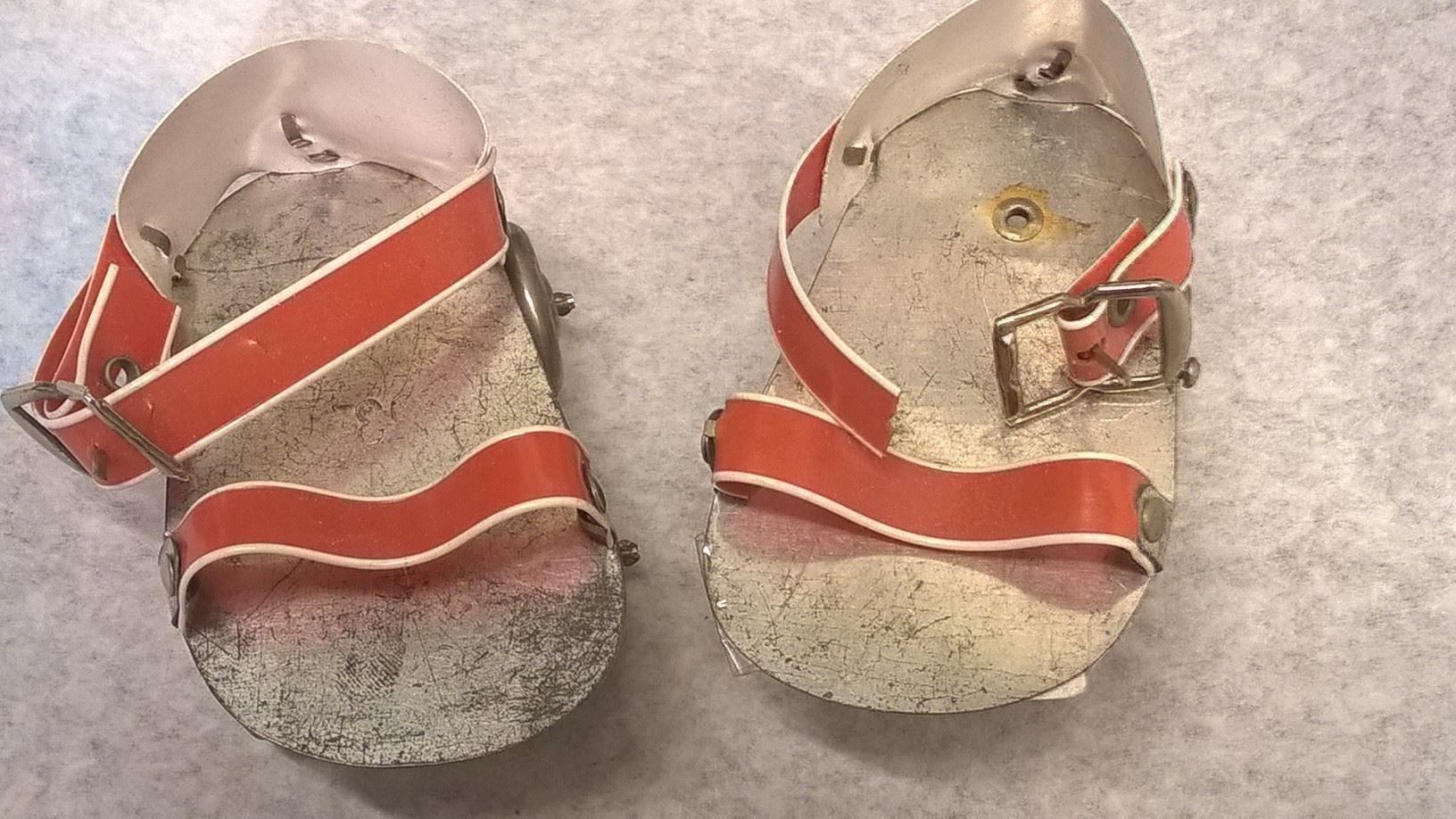 Giocattoli: Puppenrollschuhe, original 50 iger Jahre – Usato da Rheinfelden venduto da Cleopatra2000