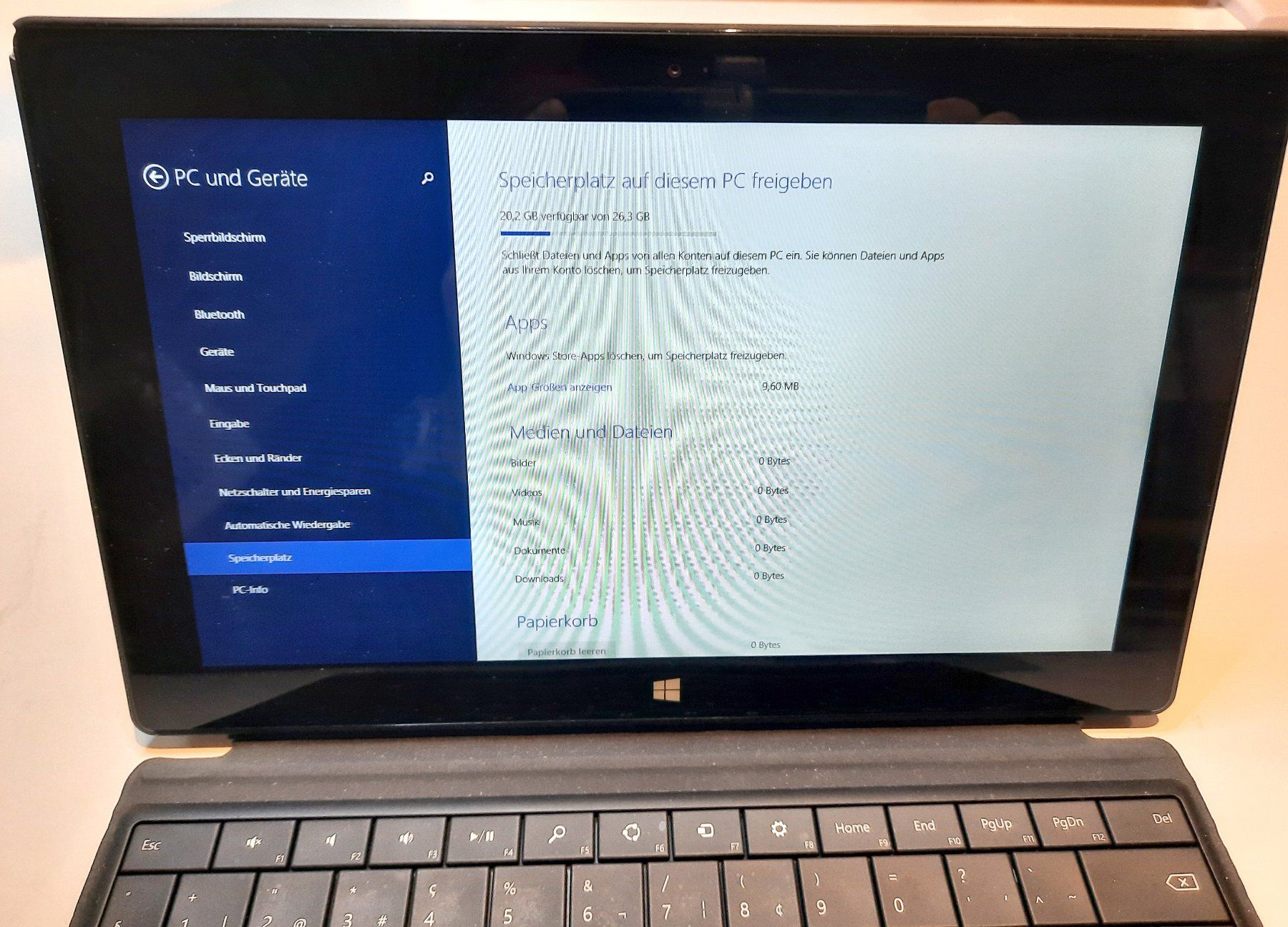 Microsoft Tablettes PC: Microsoft Surface RT 32 – D'occasion à Schöfflisdorf par Lem1 2