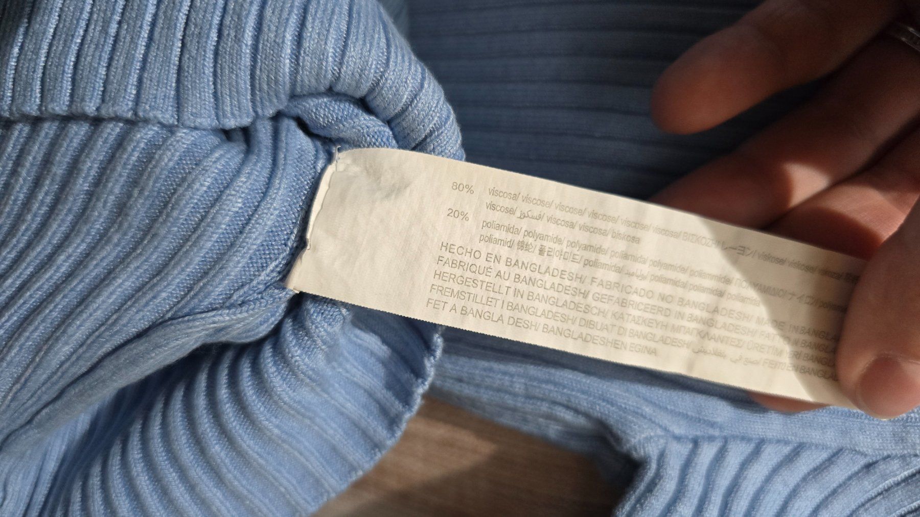 Bershka Maglioni & Felpe: 🎉 Mock Neck Rippstrick Pullover - XS - Baby Blau – Usato da Thalwil venduto da VitaMini 2
