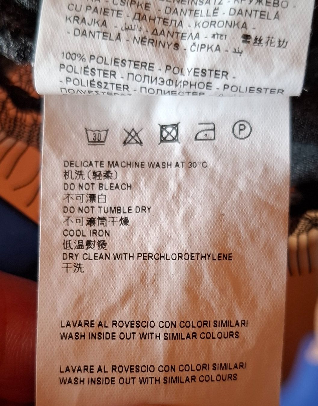 T-shirt: Langarm T.Sihrt mit Spitzenbesatz, Leo-Muster . – Usato da Plagne venduto da Reticulum01 9