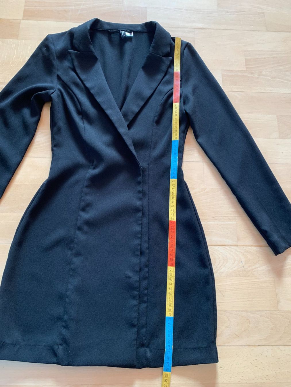 H&M Kleider: DIVIDED Damen Kleid, Gr. 32, Schwarz – Gebraucht aus Worb von farben20zauber 1