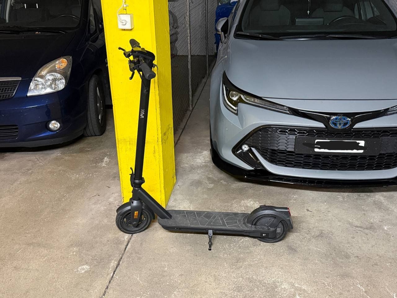 Scooter: E-Scooter VMAX VT36400A schwarz gebrauchter Zustand – Usato da Gossau SG venduto da Gogstedi 3