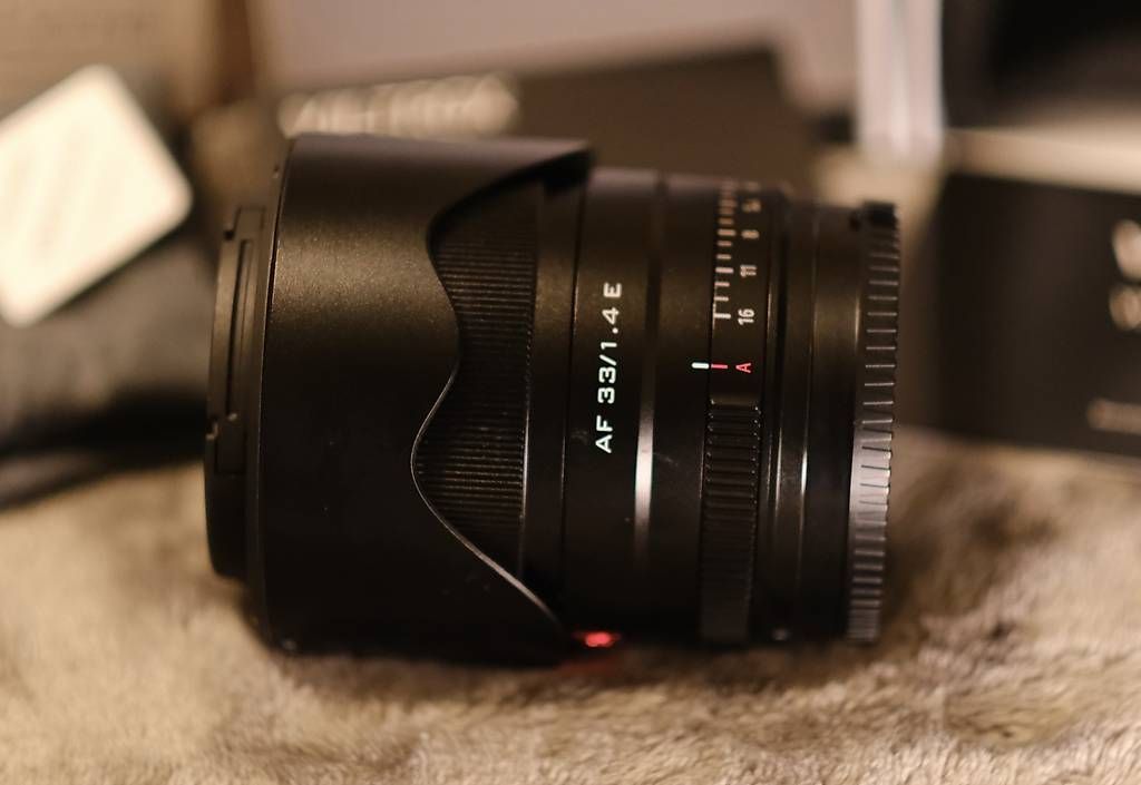 Obiettivi: Viltrox AF 33mm F1.4 STM Sony E-Mount – Usato da Fribourg venduto da Helcarauco