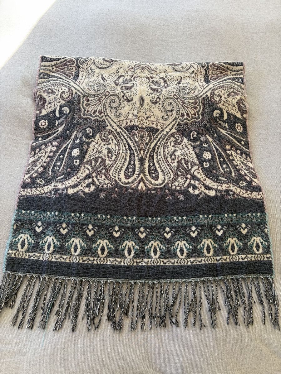Foulard & Sciarpe: Wunderschönen Schal – Nuovo (secondo la descrizione) da Bern venduto da nik_2kbk 1