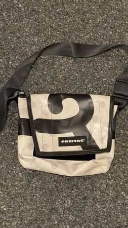 Freitag Lassie F11 / weiss-schwarz