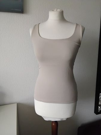 Top beige Zara sans manches S
