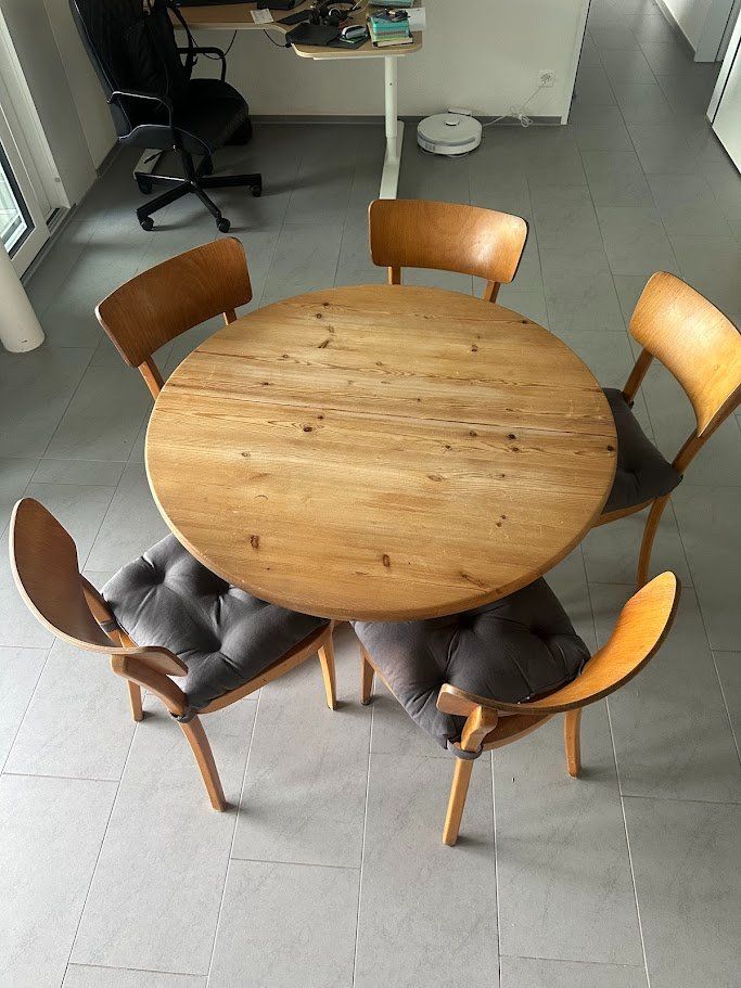 Tavoli: Solid Wood Extendable Dining Table with 5 Chairs – Usato da Zürich venduto da nat_t6g9 1