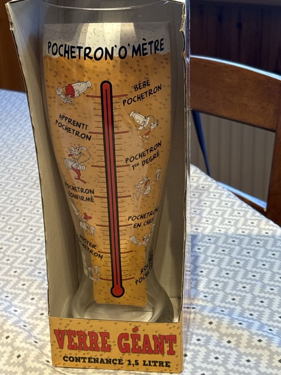 Verres: Verre à bière géant Pochetron O'Mètre 1.5L  – Neuf (Voir description) à Ste- Croix par boutondor64