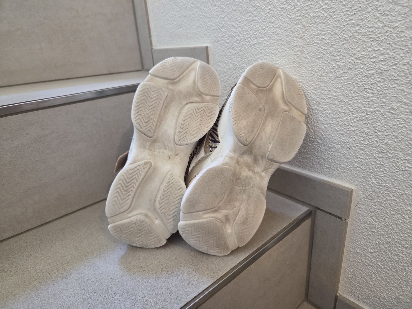 Scarpe per ragazze: Coole Mädchen Schuhe Grösse 37 – Usato da Schlierbach venduto da smeralda1313 3