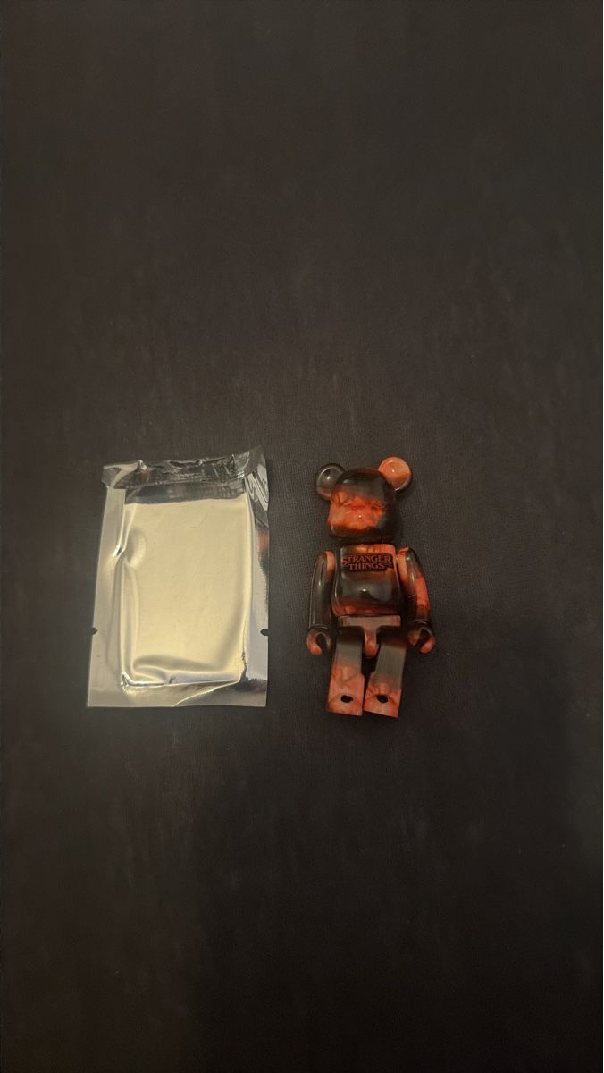 Medicom Toy Statuette: Bearbrick 100% Stranger Things Rare - Édition Limitée! – Nuovo (secondo la descrizione) da Marin-Epagnier venduto da sar_pb9r