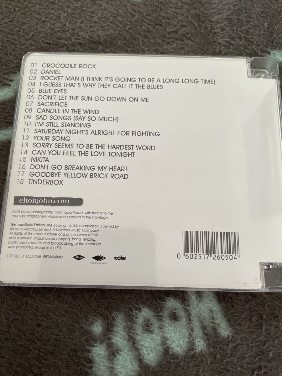 CD: CD Elton John Rocket Man The Definitive Hits – Usato da Unterkulm venduto da son_fcs2 1