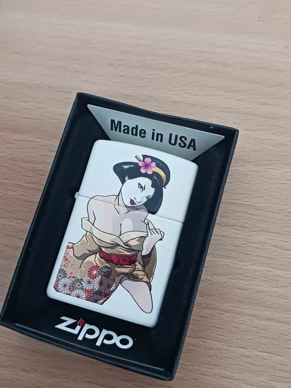 Zippo Feuerzeuge: Zippo Geisha – Neu und originalverpackt aus Sion von aym_g5t9