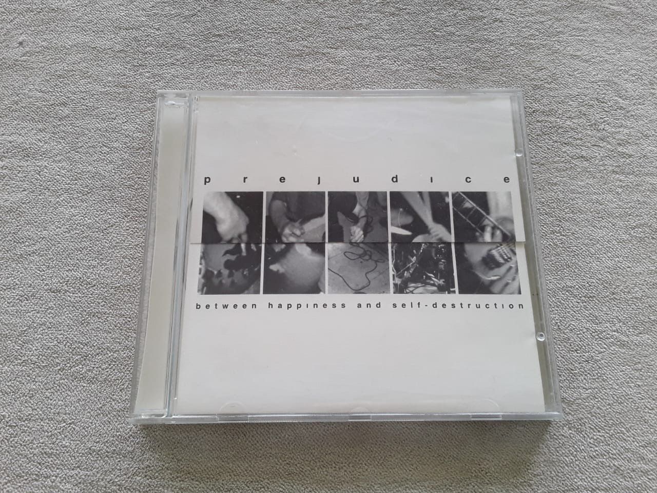 CD: Prejudice – Between Happiness And Self-Destruction – Usato da Lenzburg venduto da Sepulmander