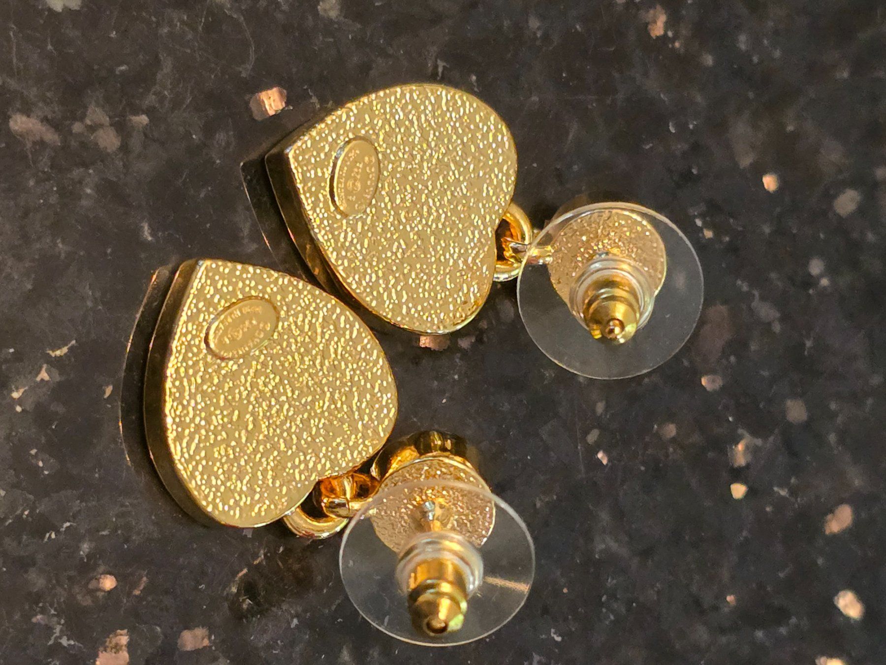 Chanel Ohrringe & -stecker: Chanel Ohrstecker mega – Gebraucht aus Bottmingen von sandy_2 4