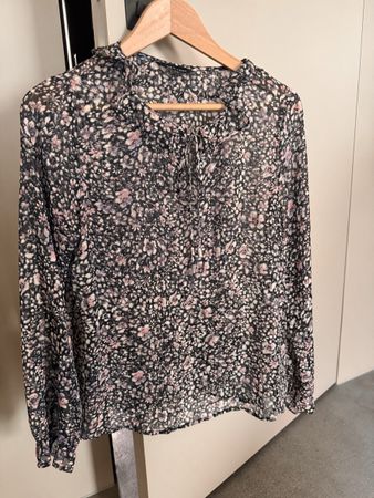 Bluse New Look Blumenmuster Grösse 8 ( S )