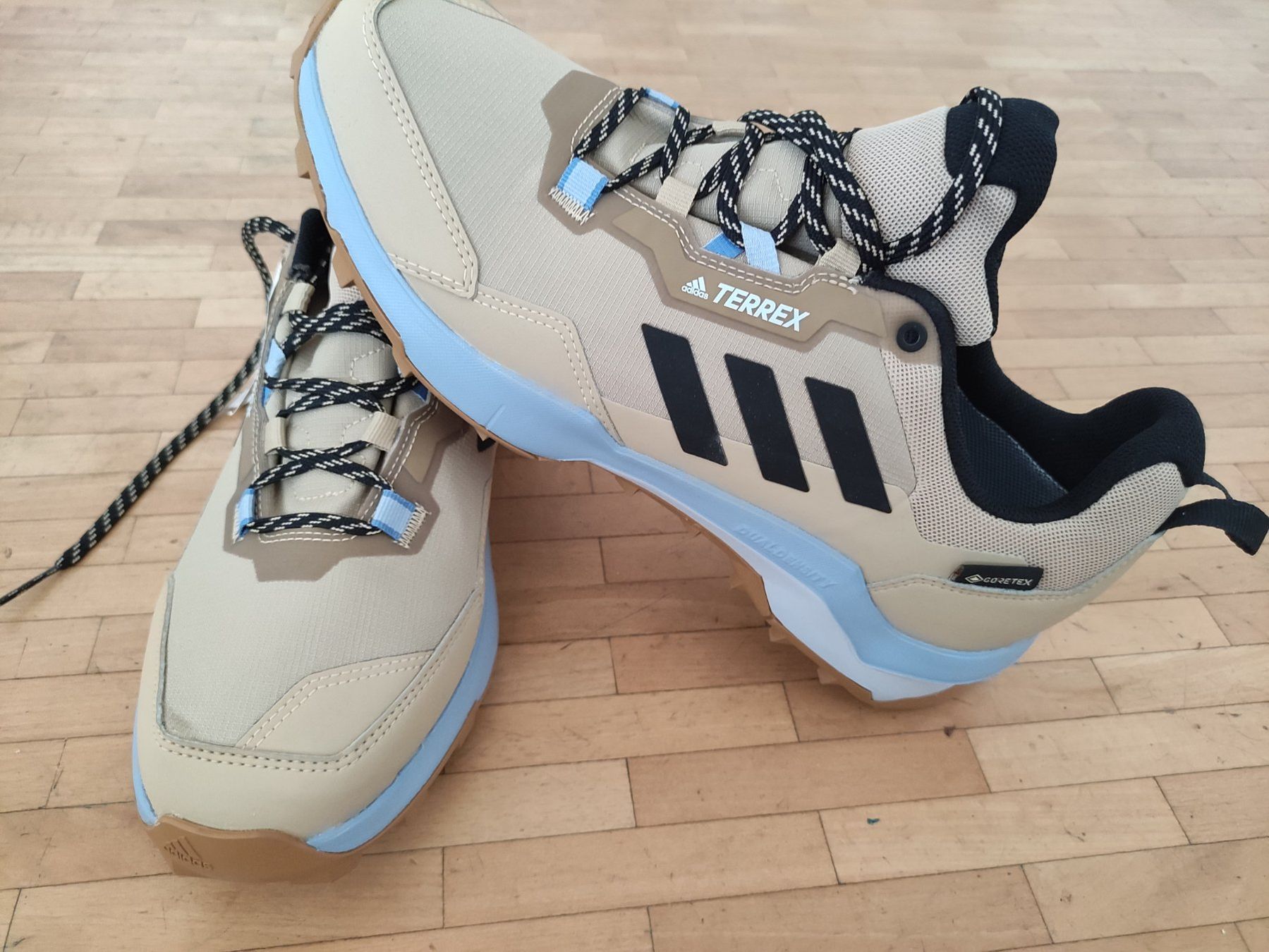 Scarpe da uomo: Neu Wanderschuhe Adidas gr 44, goretex – Nuovo e nell'imballaggio originale da Dagmersellen venduto da L.Ga.