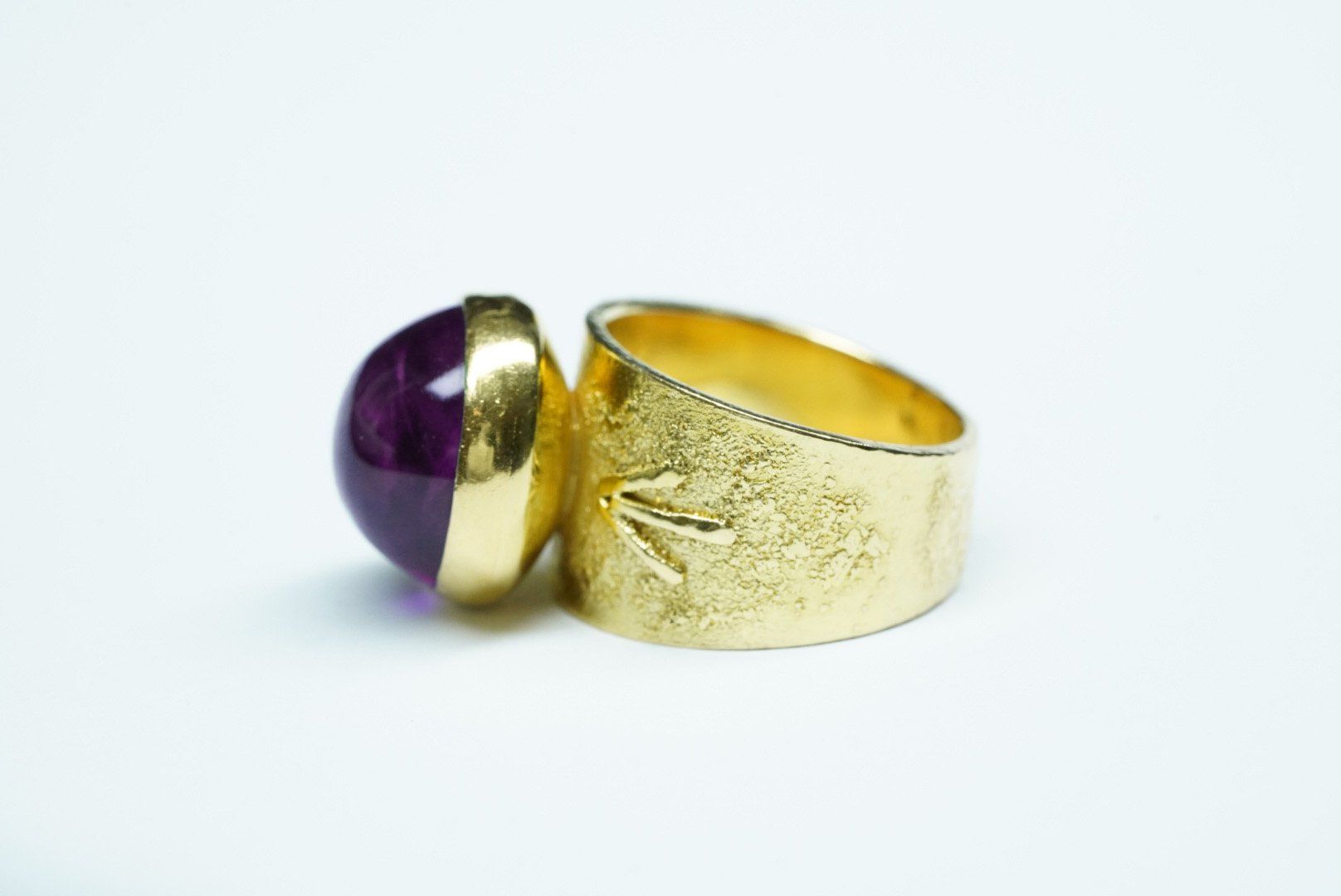 Anelli: Fingerring 18k Gelbgold mit Amethyst – Usato da Bülach venduto da Re-Jewelled 1