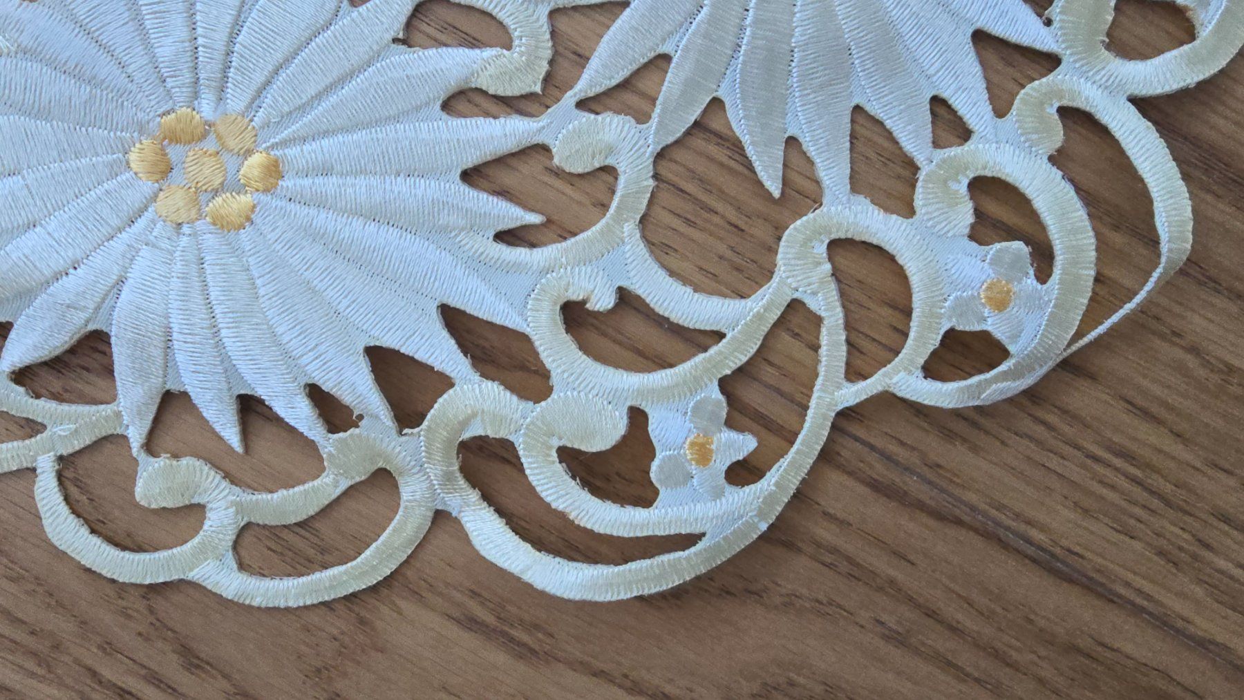 Sottobicchieri: Deckeli Edelweiss, bestickt 4er Set – Nuovo (secondo la descrizione) da Wabern venduto da Irakene 7