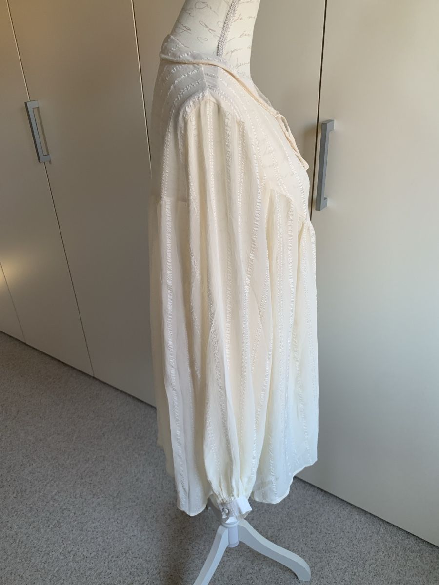 Next Blusen: Luftige Bluse von NEXT Gr. 52, neuwertig, creme – Gebraucht aus Ellikon an der Thur von Bali1999 2