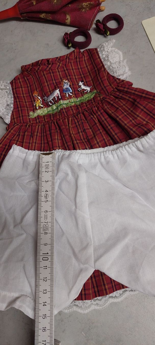 Bambole: Puppenkleid und Schirm – Usato da Muri AG venduto da nindo1 6