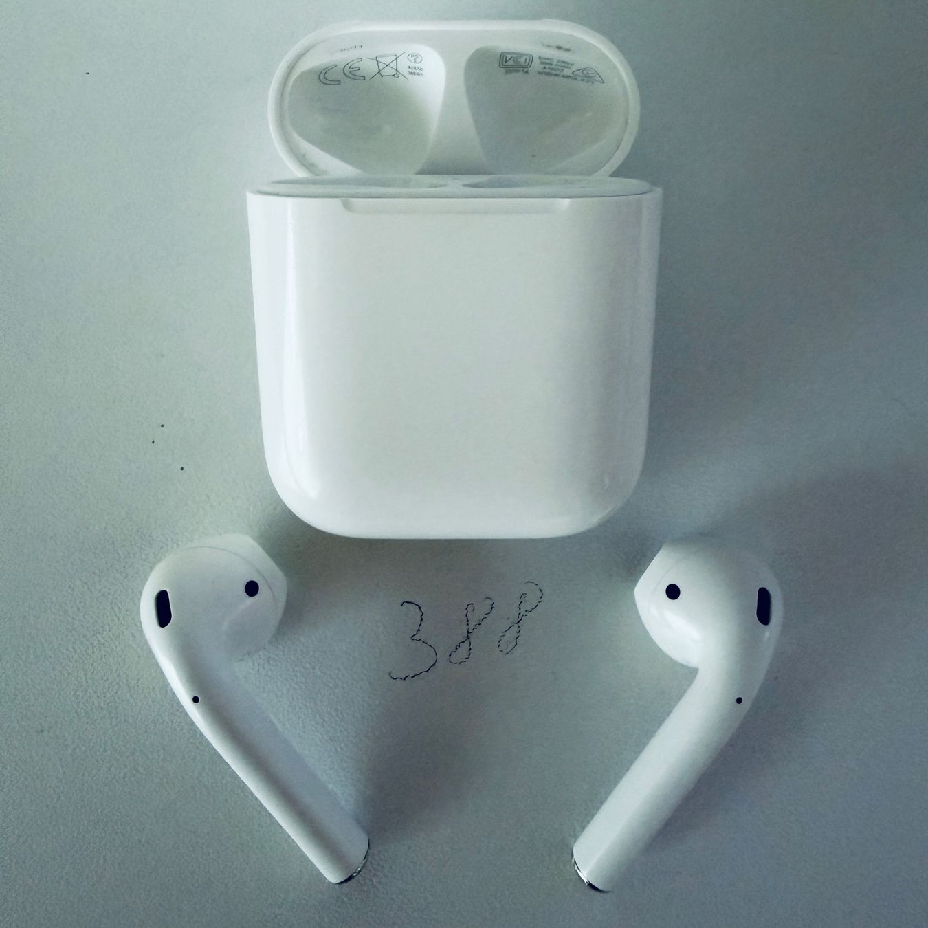Apple Cuffie: Original Apple AirPods 2 Gen. Wireless Kopfhörer & Case – Usato da Basel venduto da MY.AIRPODS.SHOP 1