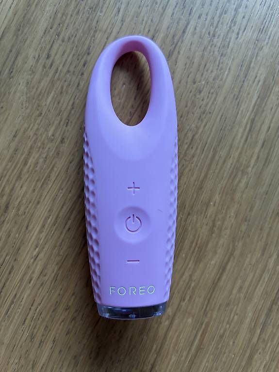 Dispositivi per massaggi: FOREO IRIS 2 AUGENMASSAGEGERÄT  – Usato da Brunnen venduto da jenniejakobs