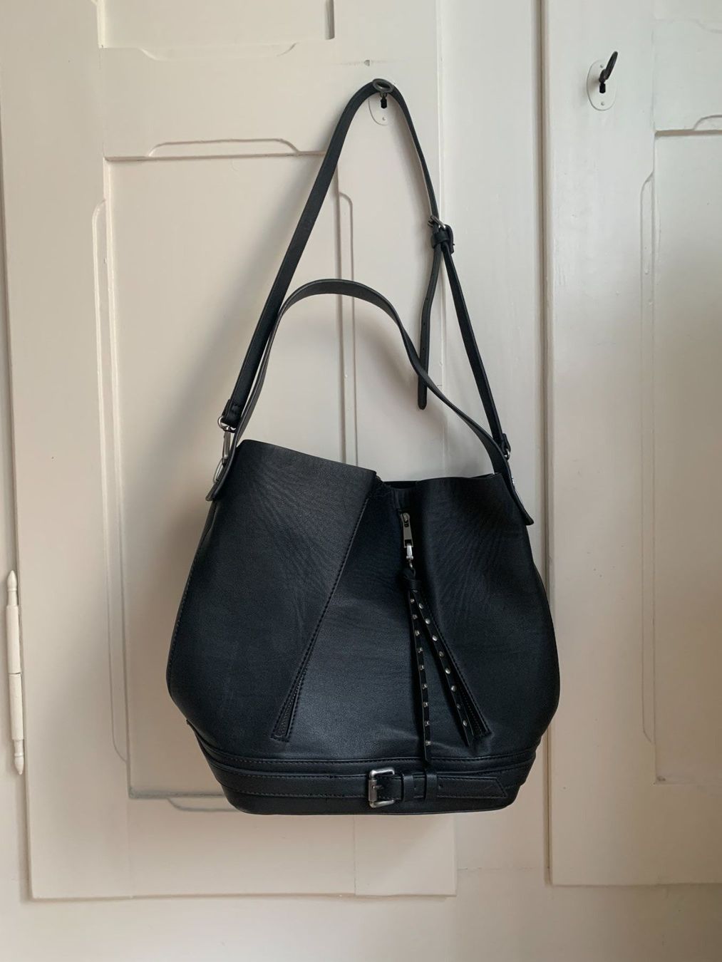 Zara Borse da donna: ZARA - Umhängetasche schwarz – Usato da Zürich venduto da Diazaio
