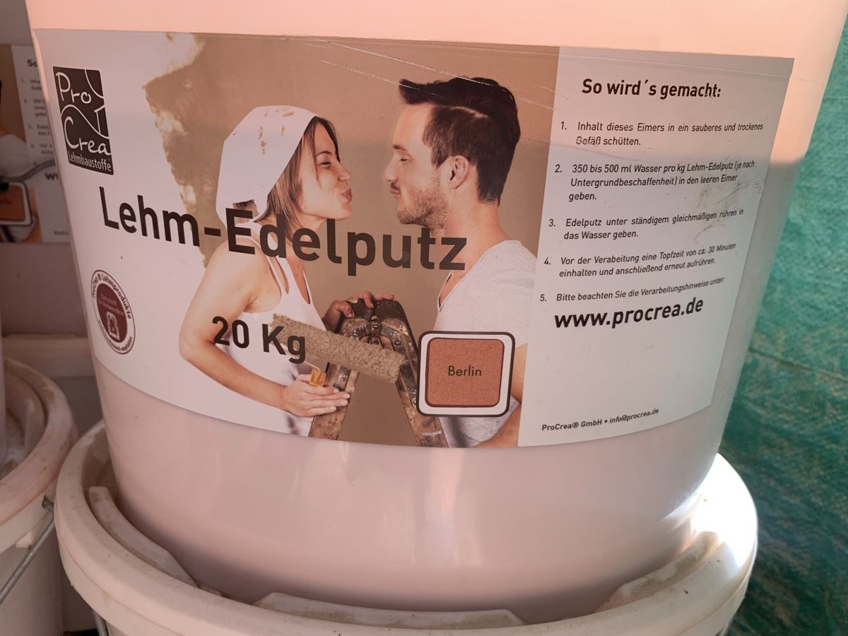 Matériau de remplissage: Edelputz  Lehm eingefärbt rot  – Neuf (Voir description) à Weinfelden par Saitham