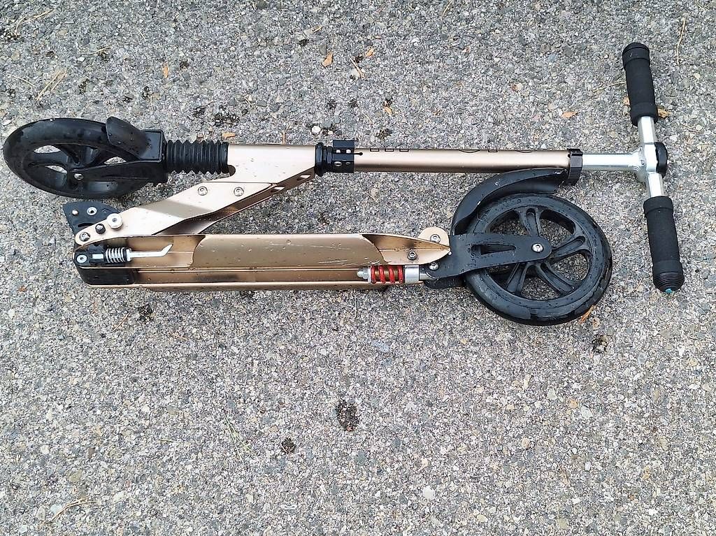 Kickboard: Trottinette Micro Suspension Bronze – Usato da Gland venduto da PCSL 3