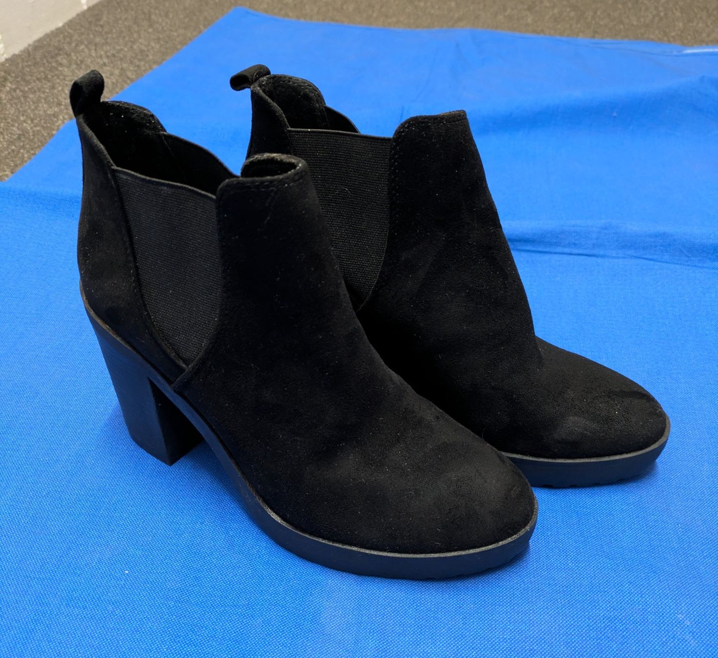 Scarpe da donna: Stiefelette schwarz Gr. 38 – Usato da Zetzwil venduto da Stritzi 1