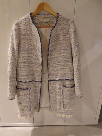 Boucle Kurz-Mantel weiss-blau von ZARA Gr. S - 240431
