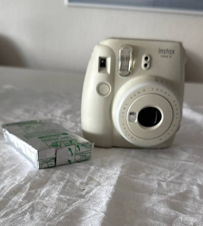 Kamera: Instax Mini 9 – Gebraucht aus Schaffhausen von -sterntaler-