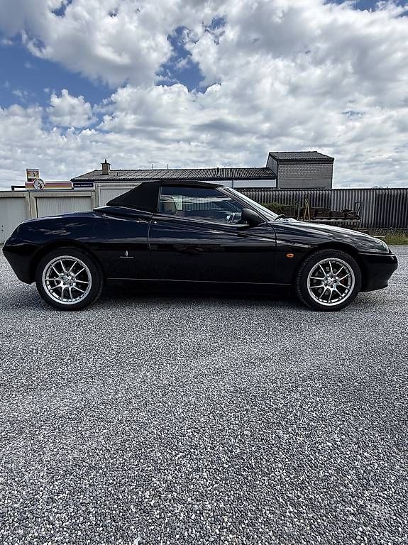 Automobili: Alfa Romeo Spider 2.0 TS  Cabriolet mit Hardtop  – Usato da Rorschach venduto da Math2000