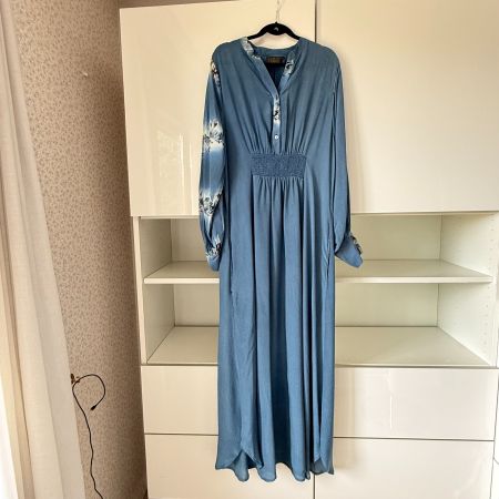 Cofur Seidenkleid Blau mit floralem Muster, Gr. S