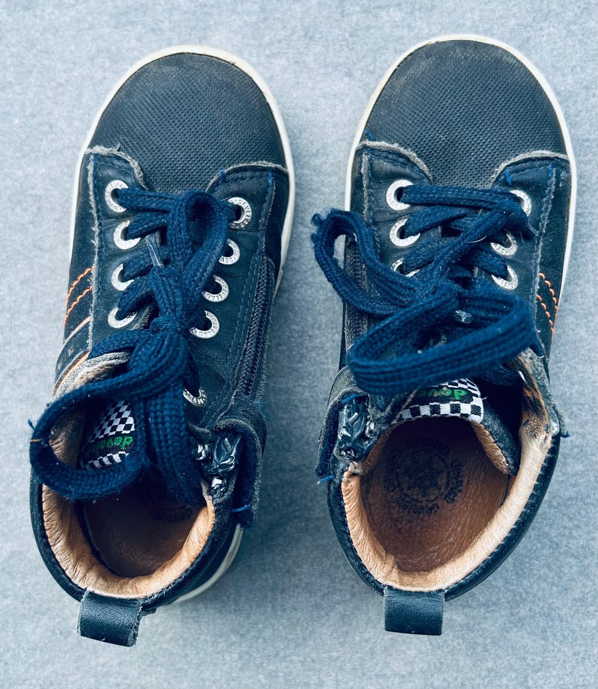 Schuhe für Jungen: Halbschuh Develab, Grösse 26 – Gebraucht aus Riedholz von Abendsonne 1