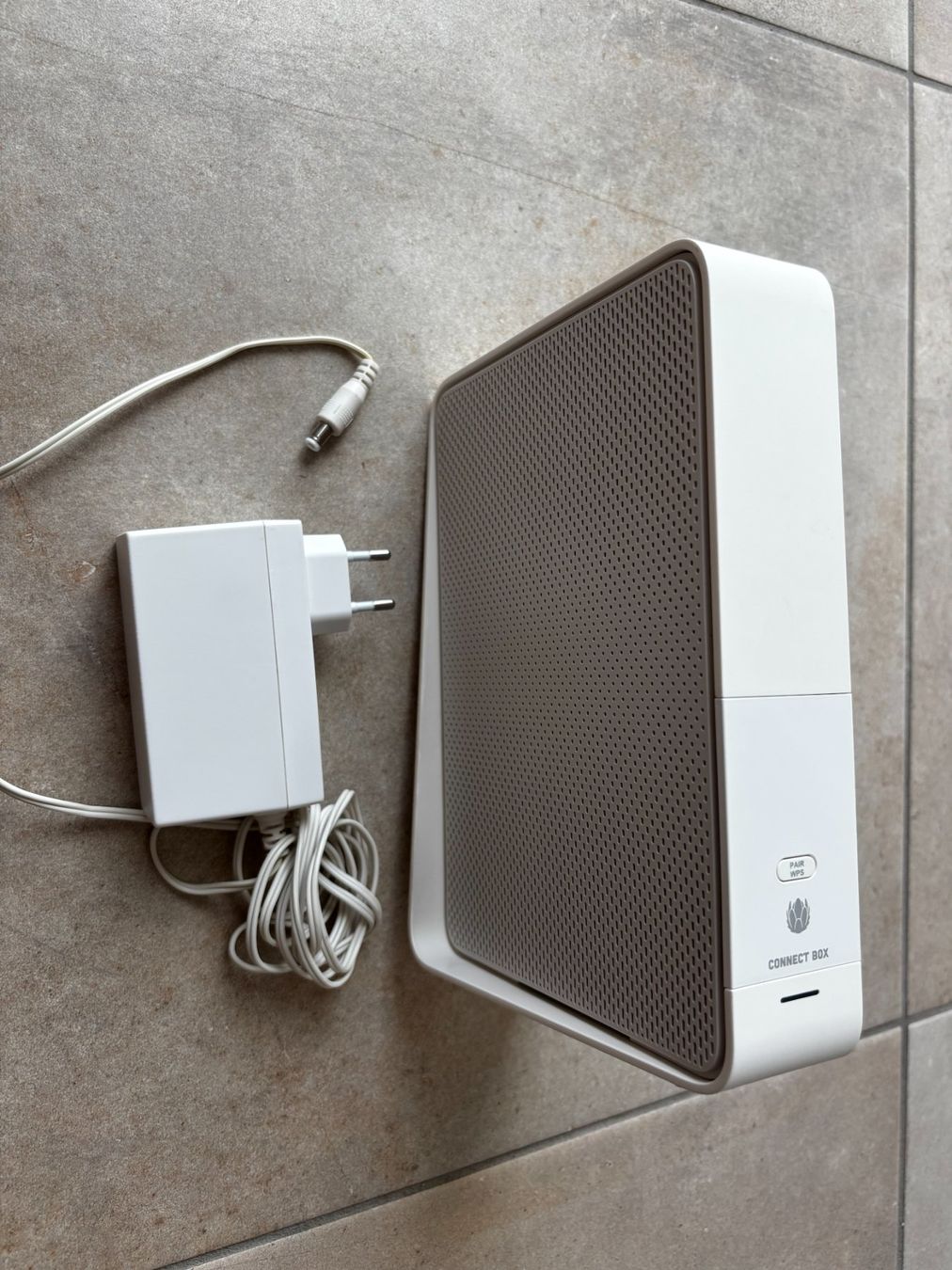 Modems & Routeurs: UPC CONECT MODEM WLAN Router TV UPC SUNRISE – D'occasion à Hombrechtikon par Baraban 1