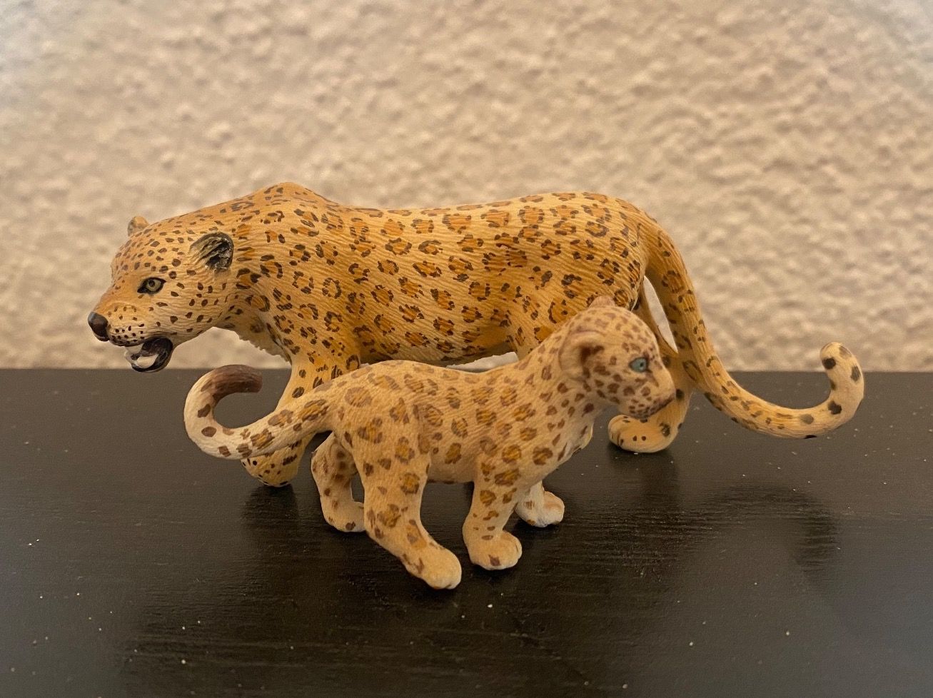 Schleich Figuren: SCHLEICH Leopard + Baby – Gebraucht aus Ittigen von  1