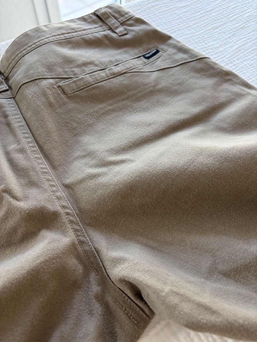 Volcom Pantaloni: Short volcom taille 31 beige homme – Usato da Vouvry venduto da Prune-el 3