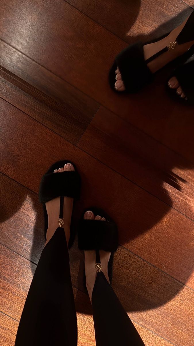 Scarpe da uomo: Nerz-Pelz schuhe Pelzschuhe – Nuovo (secondo la descrizione) da Baden venduto da Chaochao3 3