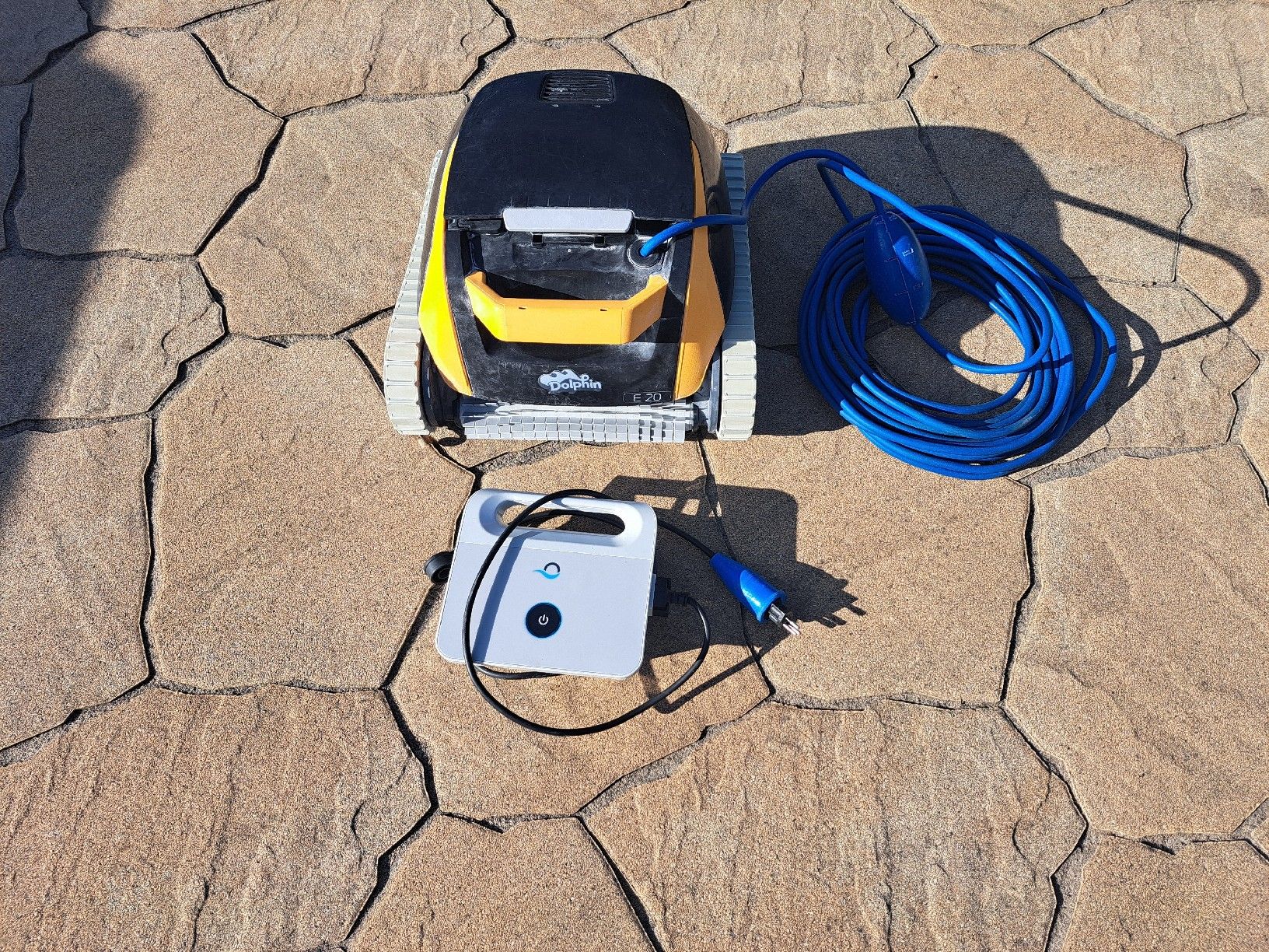 Dolphin Schwimmbad-Zubehör: Poolroboter zu verkaufen – Defekt aus Zetzwil von Foxtown