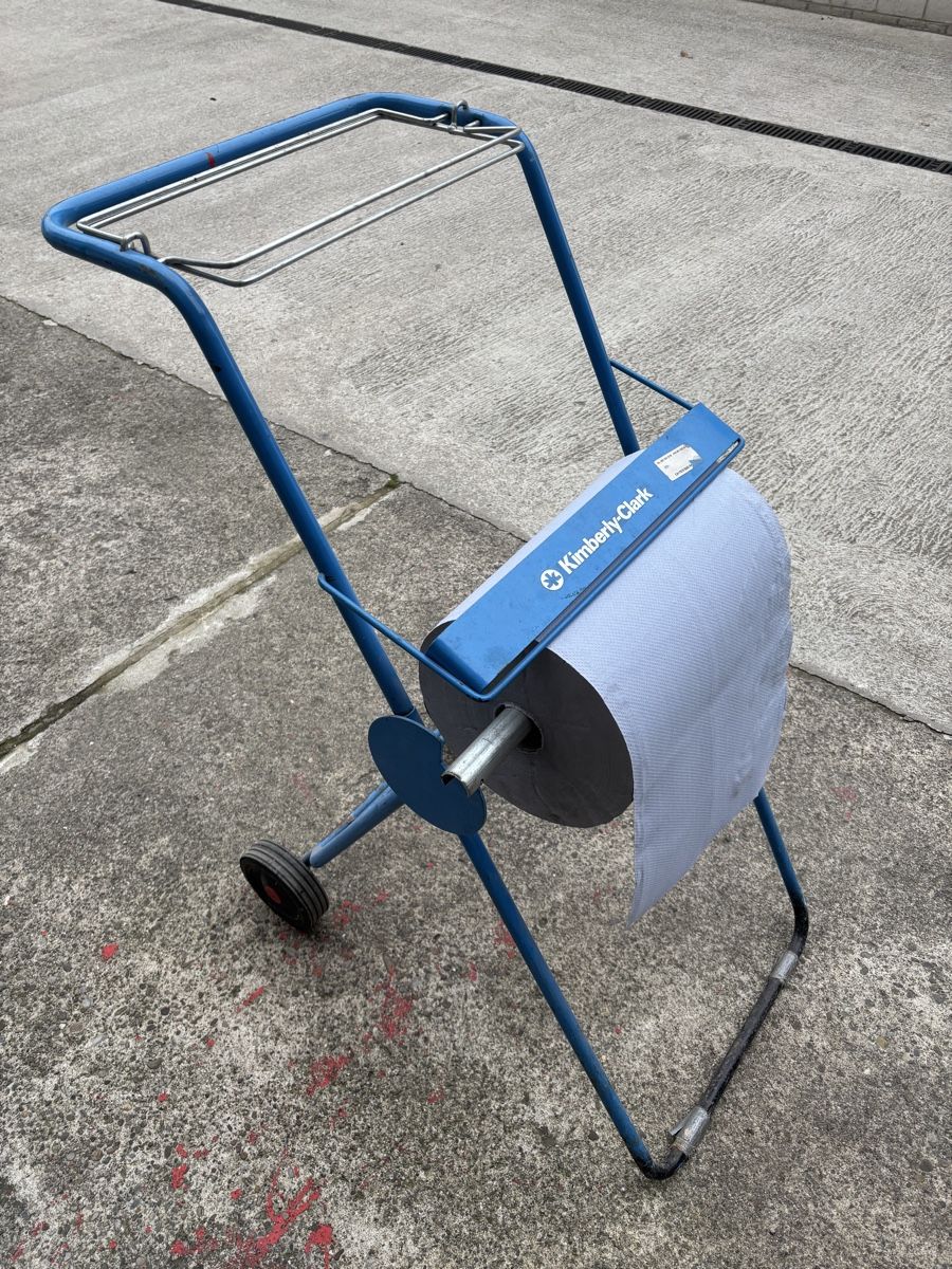 Tous les outils: Rollenspender – D'occasion à Kaltbrunn par Cessnini150 1